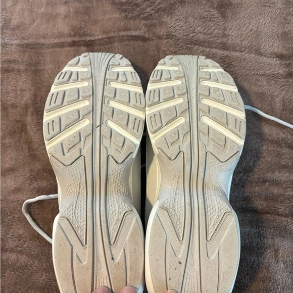 Nike Women’s size 10 Air Max Portal Sneaker White w Pink accents Excellent Cond! - Picture 8 of 8